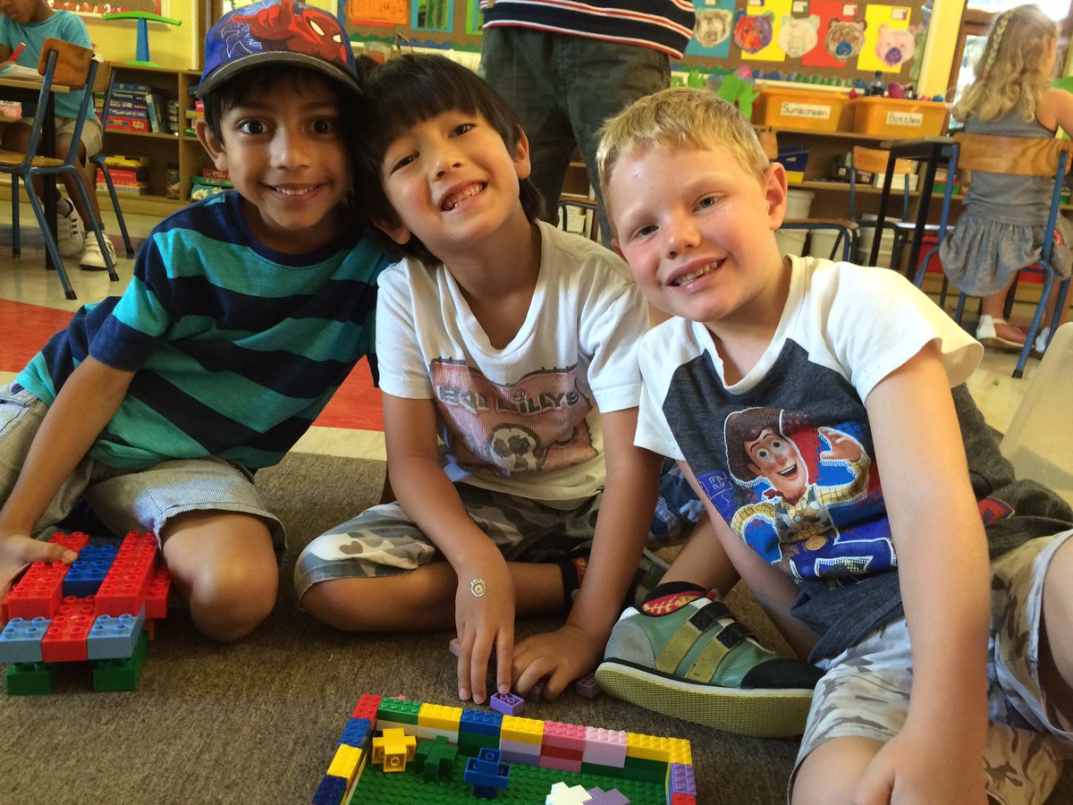 a3anke's tweet image. The life of an Edward Bear!#edwardbears #christopherrobinpreprimary #parklandscollege @ParklandsTweet