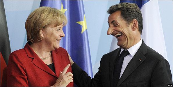 SocialoLand's tweet photo. #QuandSarkozy et ses sbires nous faisaient croire qu'avec #Merkel , ils formaient un duo de choc et de charme.#NS20H https://t.co/MdGqGfq9v2