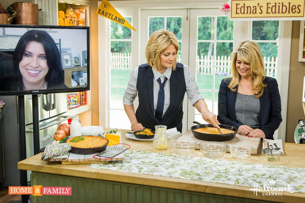 HomeandFamilyTV's tweet photo. Yum! TMRW @LisaWhelchel makes Mexican cornbread for our #FactsofLife reunion show. Tune in 10/9c https://t.co/TQKA375BDC