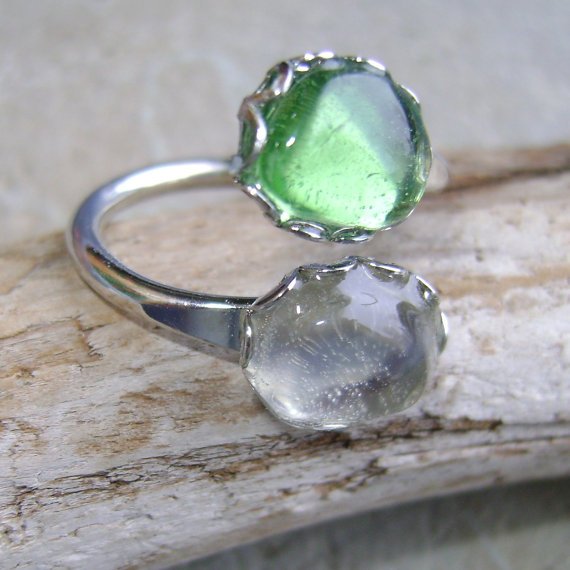 BeachtreasureD's tweet photo. Sea Glass Ring: Seaglass Jewellery https://t.co/FyIuiYUXsf #Madebyhandbot #freeshipping https://t.co/jLDLrOyoe7