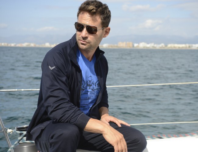 TRIGEMA's tweet photo. Klassisch geschnittene #Jacke passt zu Sport- und #Freizeitmode, #kombinierbar zur #Jeans https://t.co/6xGhU6k2pz https://t.co/P59OVBSBcS