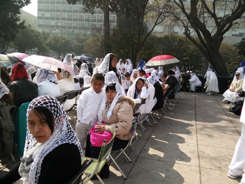 Araceli02424297's tweet photo. #SoyLuzdelMundo 
#LdmBautismos 
Esperando los bautismos y la bendición de su santo apostol https://t.co/Pp9Ty7GIXb