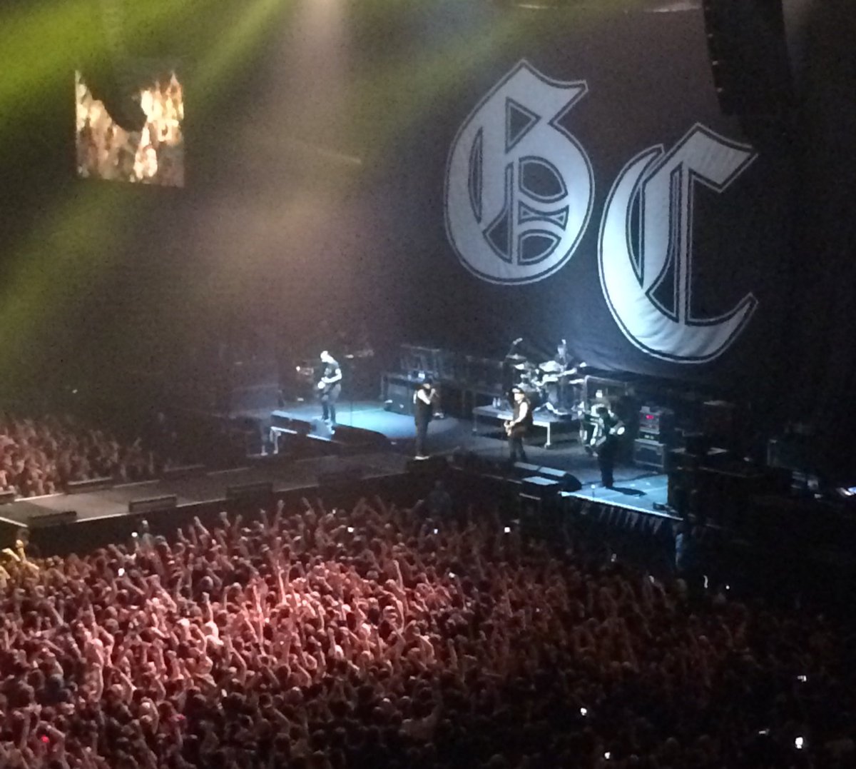 laura_pxtrick's tweet photo. Best night of my life,thank you!@AllTimeLow @GoodCharlotte @ATC_BAND #BTTFH #ATLBham #AllTimeLowLive #WelcomeBackGC https://t.co/LsYikzfDTX