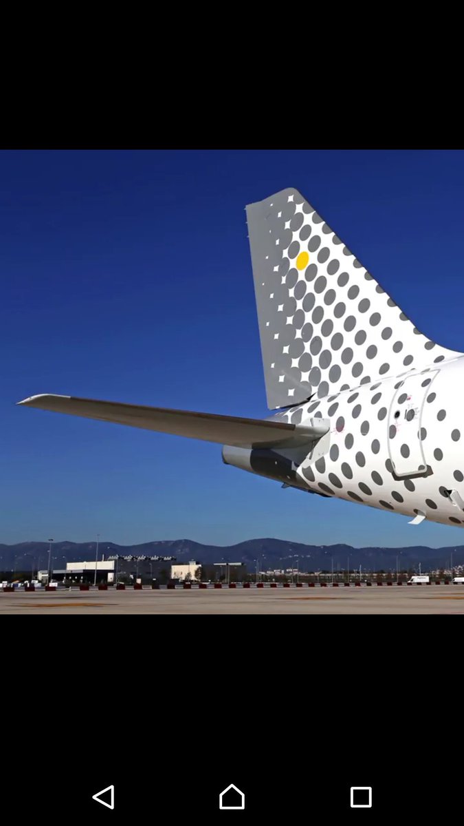 valentintr89's tweet photo. @vueling #VuelingTopic si me toca el sorteo, la media hora mejor empleada del domingo!! =D https://t.co/y8BrJngW6b