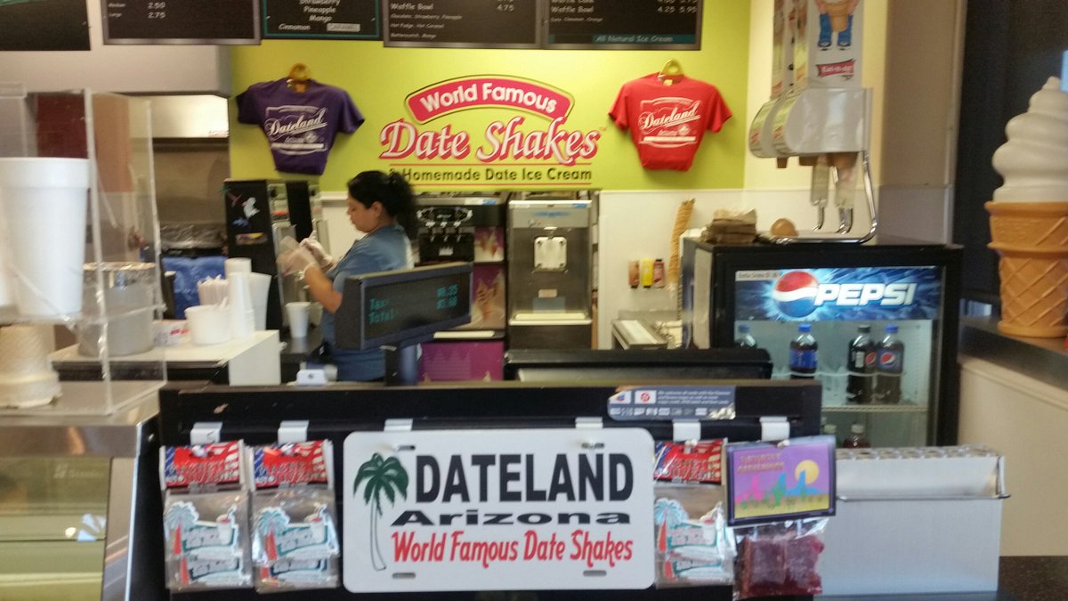 MotherEarthKev's tweet photo. I'm in Dateland, I have 6 bucks on me &amp; 3.5hrs to go, so yeah... This is happening: https://t.co/s1jX2H3BZR