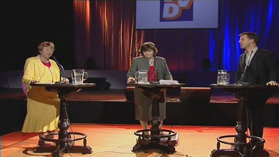MartRoumen's tweet photo. Brakke dag invullen met legendarische fragmenten van vaderlandse politieke geschiedenis. #LPF #MarkvsRita https://t.co/S9c3myMCn1