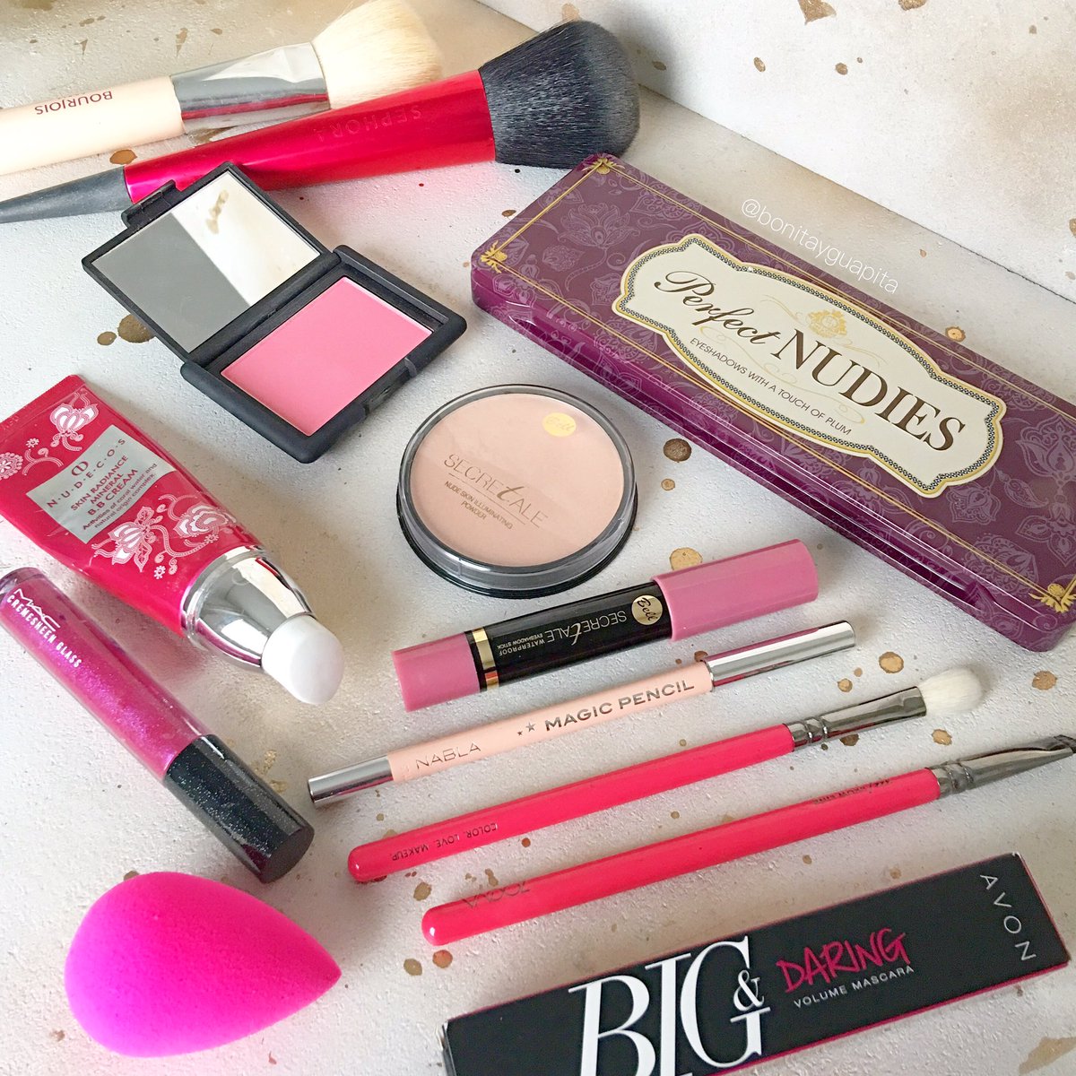 bonitayguapita's tweet photo. Maquillaje de hoy 💄💋 ¡Feliz San Valentín! #makeuplover #blogdebelleza https://t.co/Ngxfh5qC9p