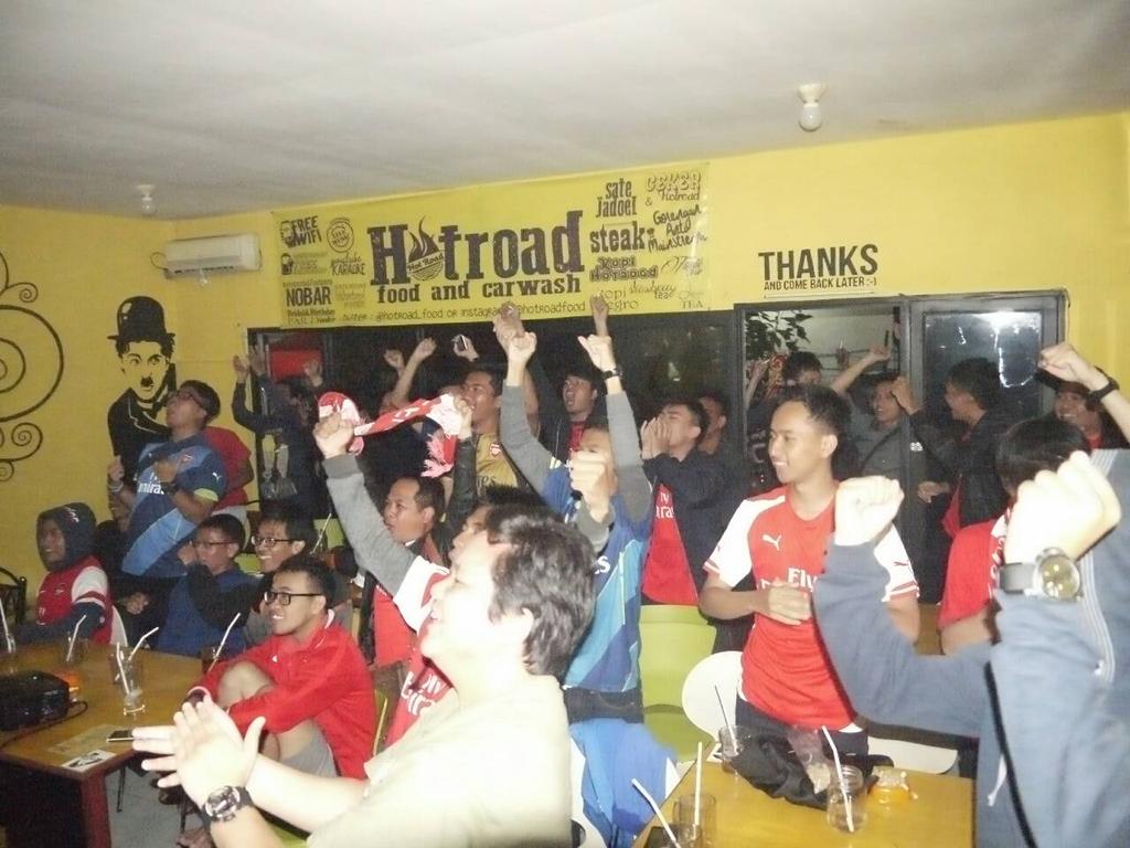 GoonersCIMAHI's tweet photo. Pesta kemenangan 🙌🙌 https://t.co/hKNzKuCAUU
