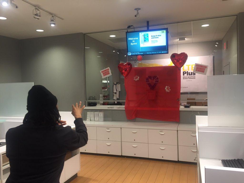 ChadatSprint's tweet photo. Another @Yonkers_Sprint @MaverickMikeL customer saving money making a basket for VDay savings @RonB96 @marceloclaure https://t.co/iYtxriDeQ6
