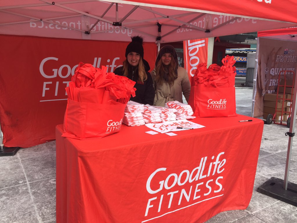 Hello to the <a href="/GoodLifeFitness/">GoodLife Fitness</a> girls who aren't afraid of the cold! They will be giving away sweat towels and bags!