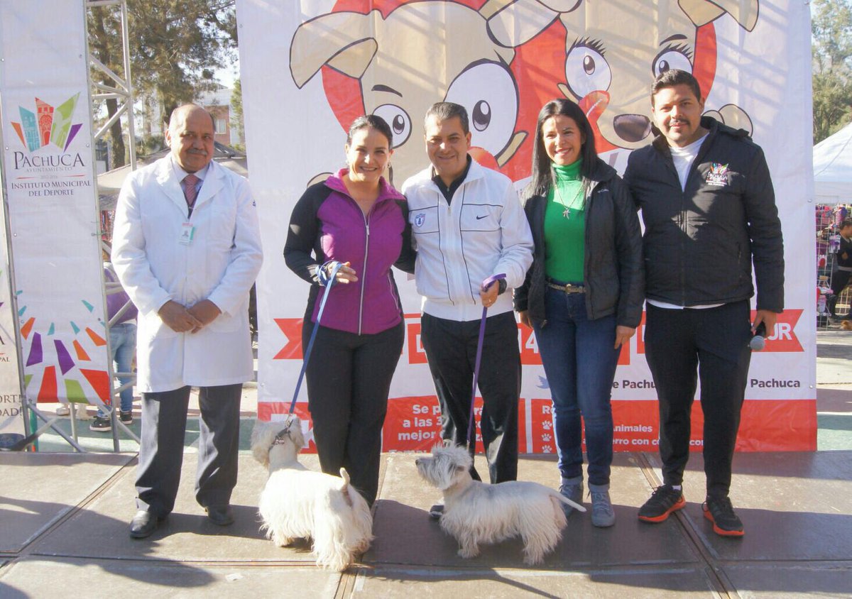 EleazarGarcia_'s tweet photo. En mi gobierno hemos impulsado la cultura del cuidado y respeto animal así como la convivencia familiar! #Perroton! https://t.co/R4l63lu517