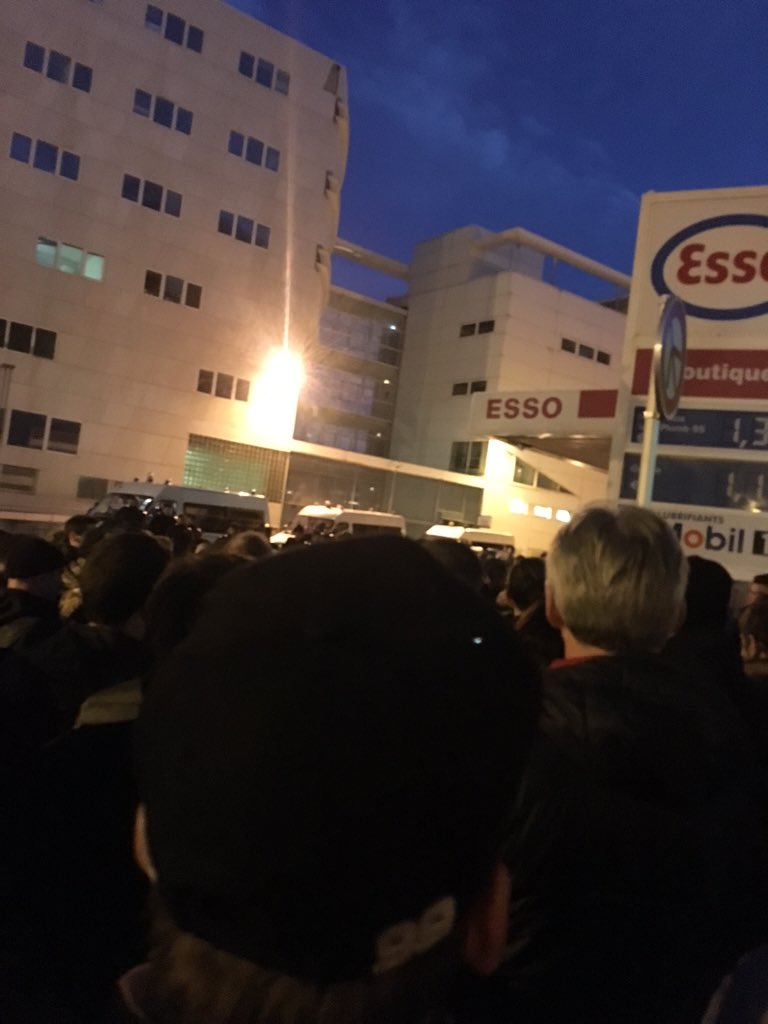 CLC_Fangu's tweet photo. Rassemblement Bastia 1905 au commissariat. https://t.co/hm9EwPYKFH