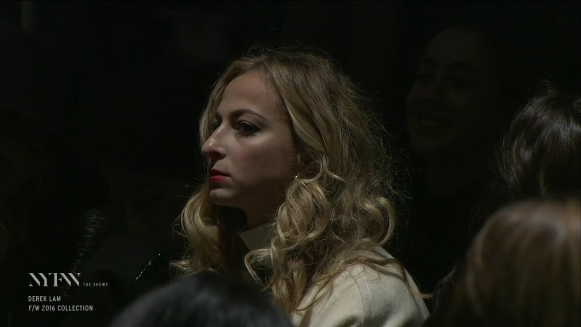 StatementStSt's tweet photo. Spotted @anniegeorgia at the @DerekLamNYC show livestream from #NYFW 😘 https://t.co/ZyS0dj4SXz