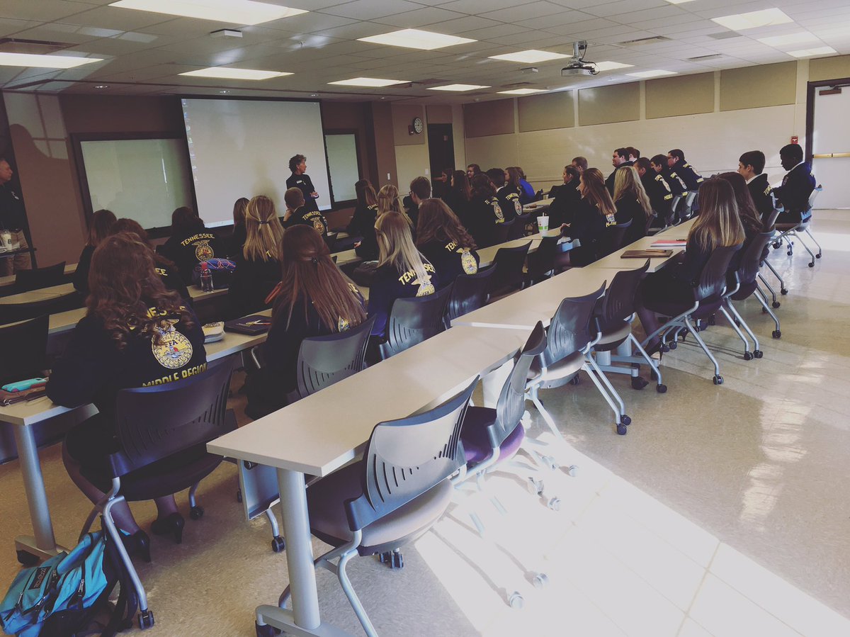 Shoutout to School of Ag's Dean Liz Mullens and Interim Director Tom Riley for speaking to the group! #TechYeah