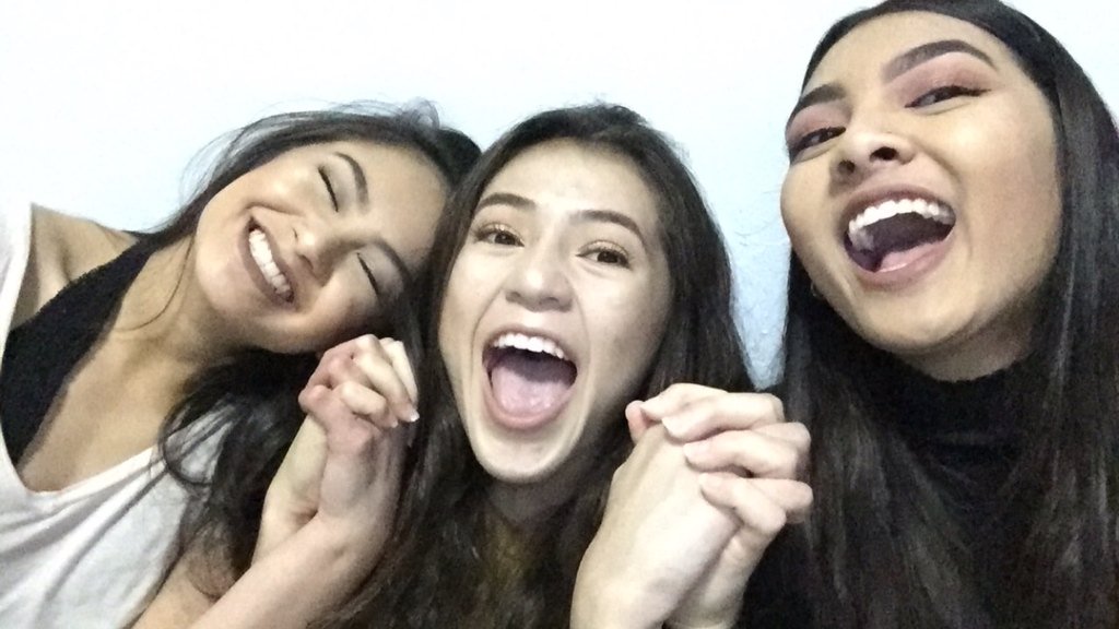 sof_cartagena's tweet photo. much love to everyone and my love bugs 💕 https://t.co/lWvpSMjShk