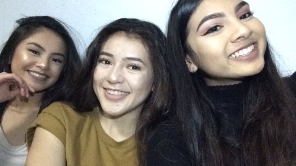 sof_cartagena's tweet photo. much love to everyone and my love bugs 💕 https://t.co/lWvpSMjShk