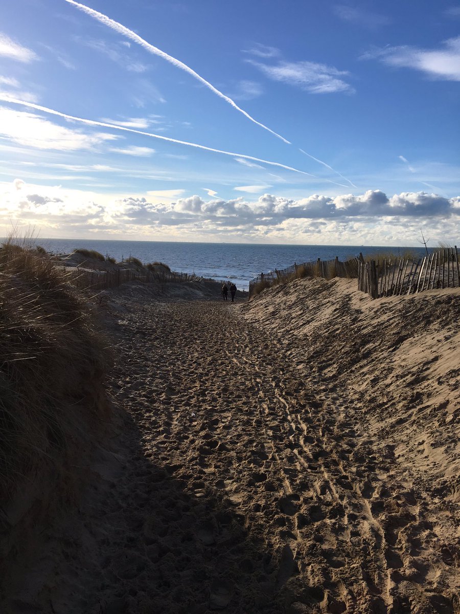 kaylaninaashton's tweet photo. I love being by the sea #sundaybehaviour #feelingsmall #peaceful https://t.co/wKvCtcsX9Q