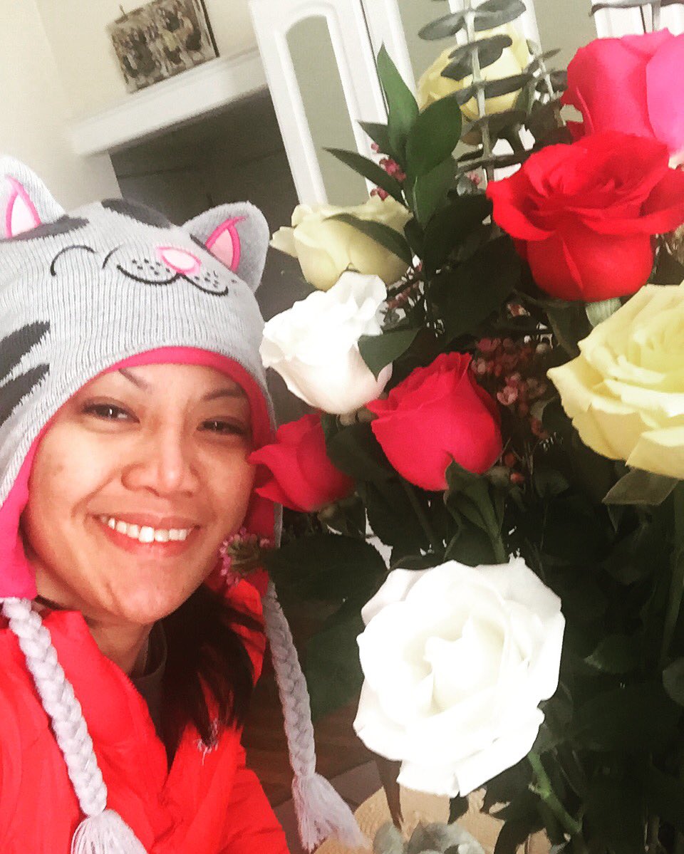 lori_ella1023's tweet image. Who needs heat when you have flowers to warm you up inside. #happyvalentinesday #heatingproblems