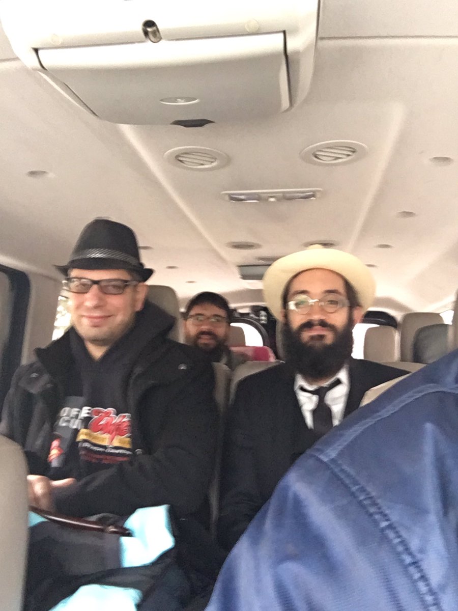 ChiConcert2016's tweet photo. @ChiConcert2016 @8thdaymusic on way to #SoundCheck we're ready to rock! https://t.co/4h7peLu23i