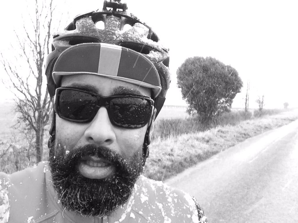 SMTauf's tweet photo. @RuleFiveCC @5anghoi @ShahidK66 It started off so nice!!! Then it began to snow... #RuleFive #RuleNine ;-} https://t.co/LlzWKMQzji