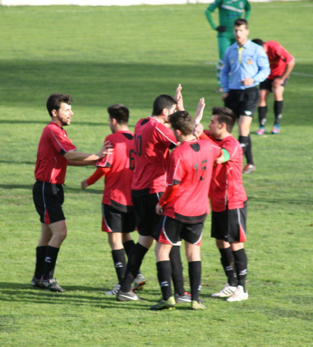 90Jsrd's tweet photo. Contundente 4-0 del @C_DGuadiana1516 vs Belenense, con un hay trick de @SERGIOtiti11 ⚽👏 https://t.co/GOizn74xLT