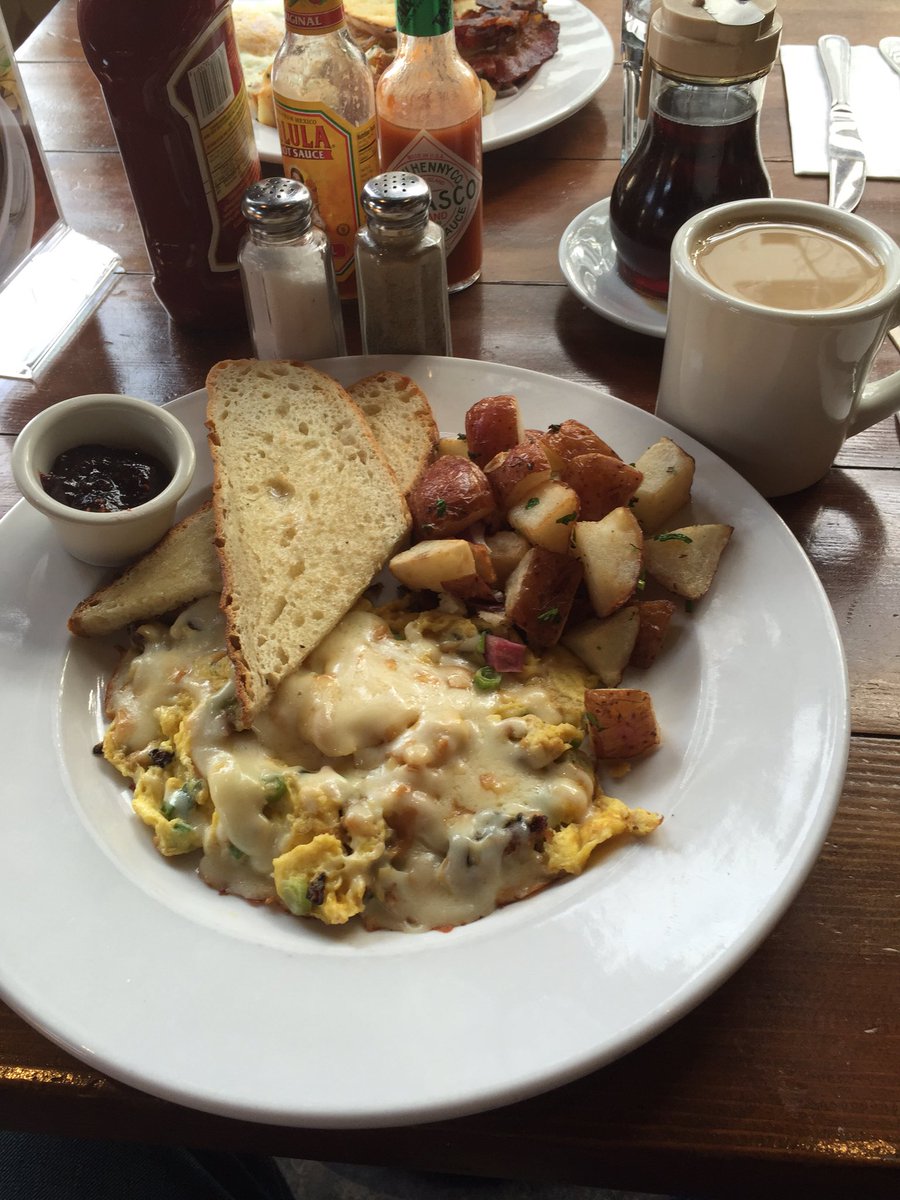 OrganicFreak's tweet photo. Amazing #breakfast &amp; service at Cafe Bernardo's @ParagaryGroup in Sacramento #organicfreakrecommended https://t.co/RYH8sBhWCz