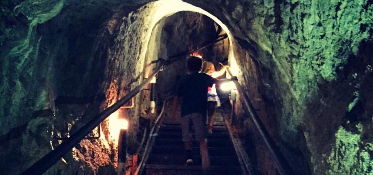 darielacruz's tweet photo. #HeyLets Amazing cave right in La Jolla, it's very cool to take the kids too! https://t.co/NwzZZ9OS8u https://t.co/KhGSgBk18K