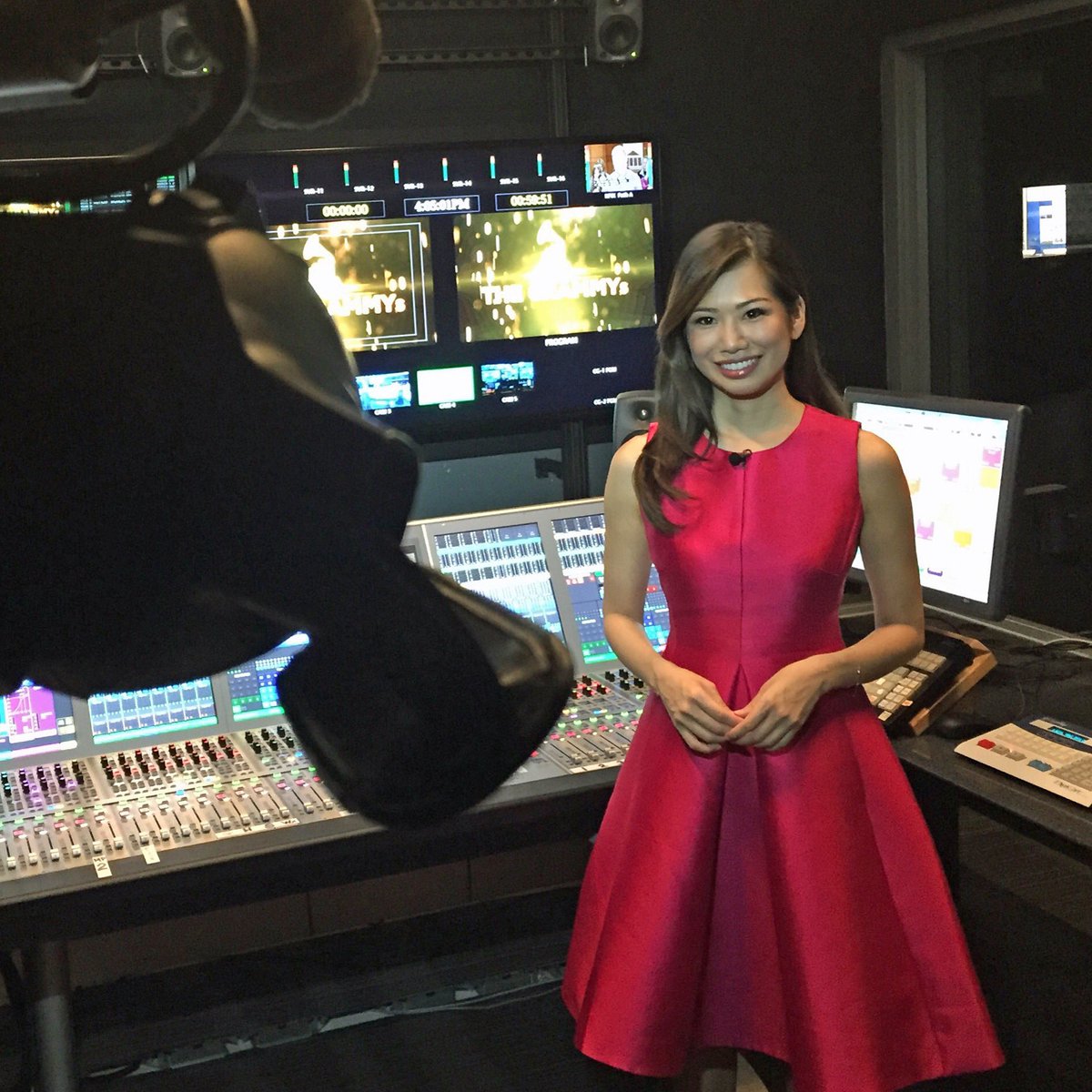 bett_yu's tweet photo. Catch a preview of some #BayArea artists up for a Grammy tonight on @CBSSF https://t.co/JCIeTLMtrk #GRAMMYs 🎼 https://t.co/EItNFfaoIm