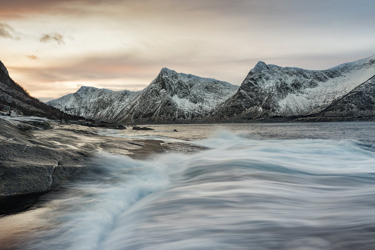 KabelPhotograph's tweet photo. #norway #senja @visitnorway @UKNikon @OutdoorPhotoMag @BBCEarth https://t.co/ZMEGGJjQqs