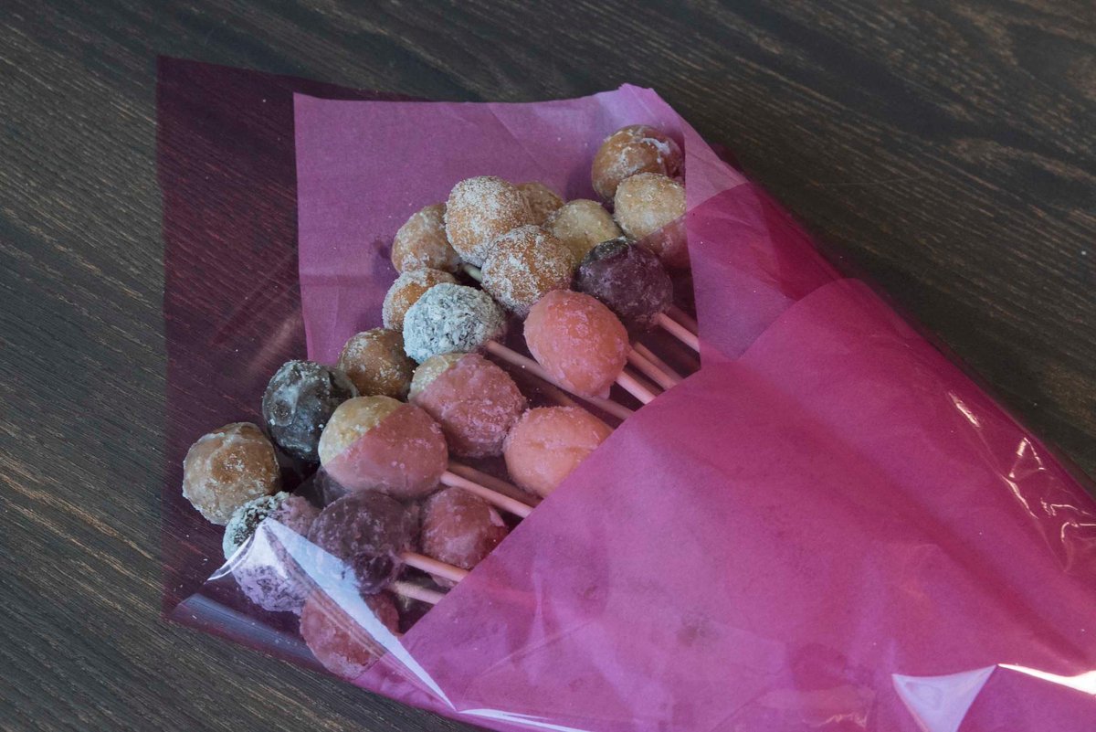 TimHortons's tweet photo. Roses are red, violets are blue. Timbits are sweet and so are you. Happy #ValentinesDay! https://t.co/eVXFbVVDGZ