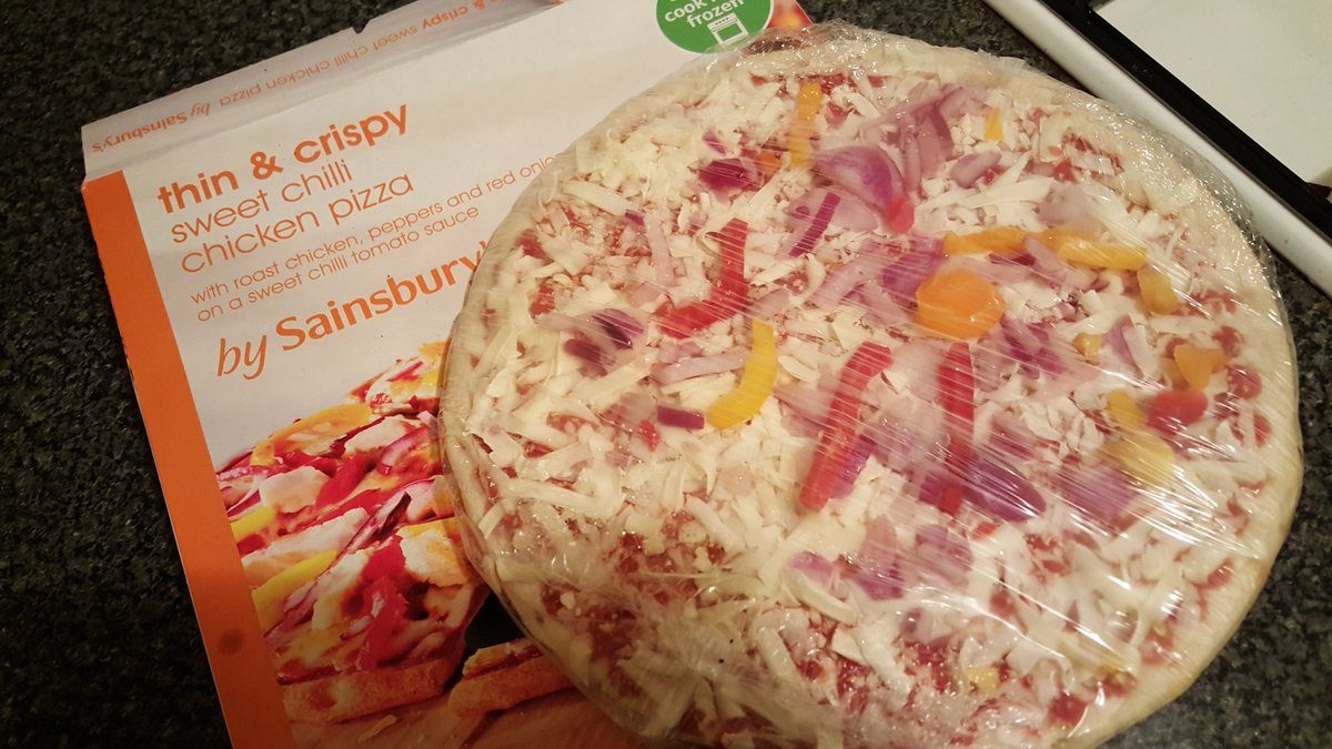 LucyWithAWhyTho's tweet photo. The disappointment when @sainsburys forgets the main ingredient on a pizza. #whatchicken https://t.co/Uhrvv2ZEVc