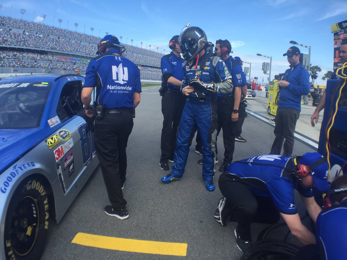 NASCAR's tweet image. And to the top of the charts... it's @DaleJr! 

Leaderboard: nas.cr/NSCSqualifying