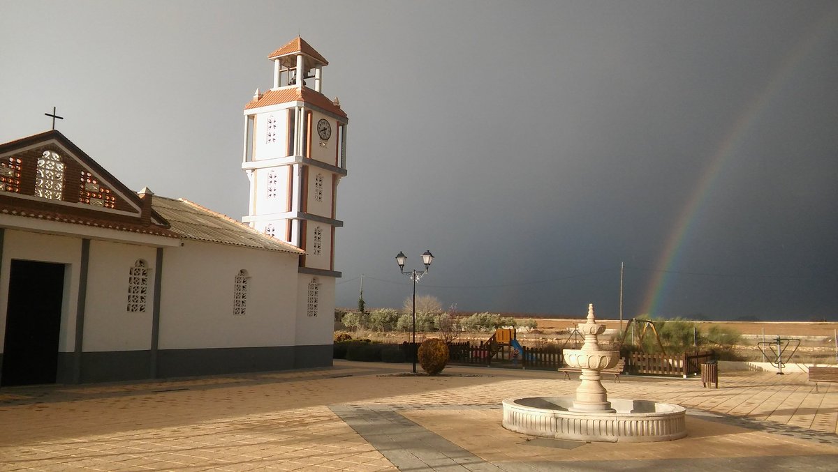 lmajorquera's tweet photo. @tiempobrasero Tarde de viento y aparicion del arcoiris en Pinilla de San José - Caravaca de la Cruz (Murcia) https://t.co/Hgn5Qt1WDH
