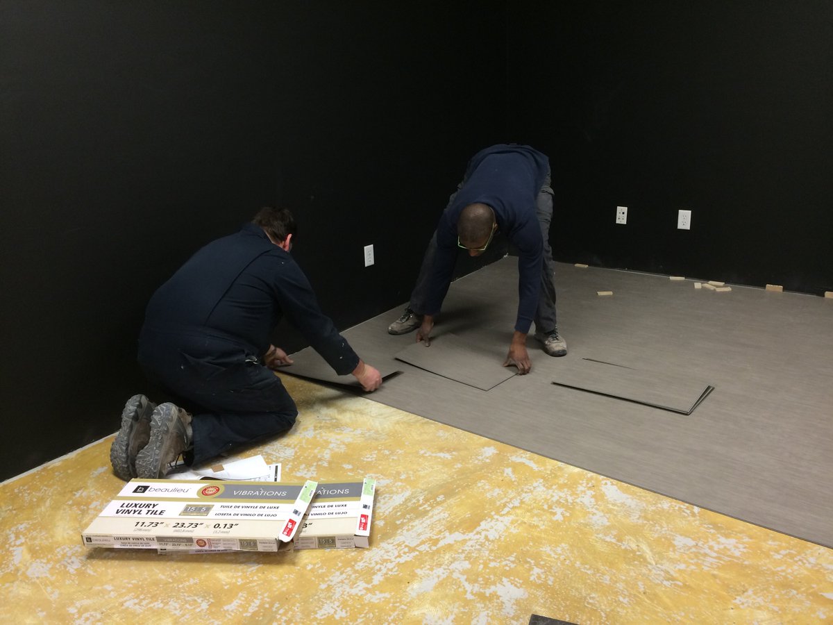 YRMakers's tweet photo. Tiling the lobby floor @NewMakeItSpace https://t.co/Hs471tT8wy