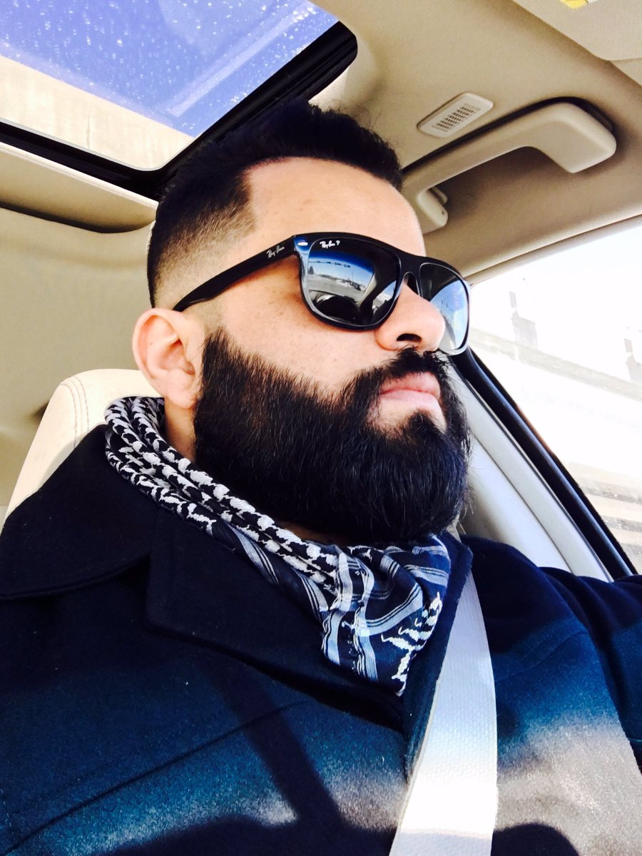 mohammedalnazal's tweet photo. #ootd #kufiya #rayban #TommyHilfiger #mohammedalnazal #beard #beardgameon https://t.co/TqANyeWrvJ