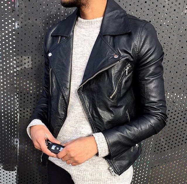 fvshiondvting's tweet photo. #Streetsyle @ #NYFW | #RSOF16 #FBlogger https://t.co/c46PLQY2Yj