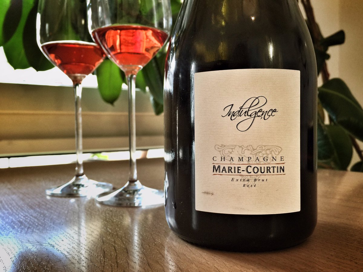 champagnespy's tweet photo. Happy Valentines Day! With this dark-edged crisp baby. Burgundian red fruit paradise, so clean and electrifiying. https://t.co/UM851XOrr5