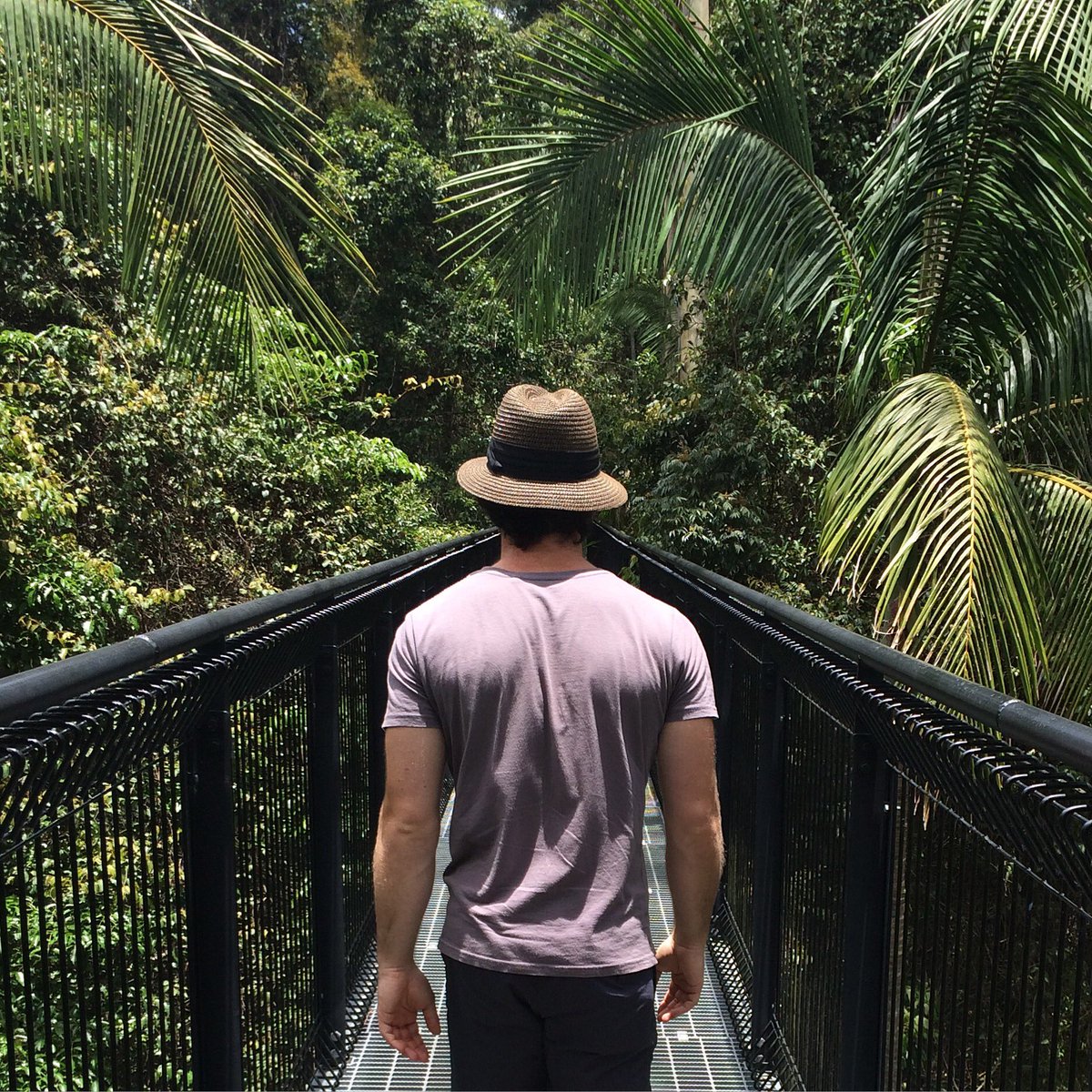itsChrisRedmore's tweet photo. Welcome to #JurassicPark 😏 where's my T-Rex at #JurassicWorld #model #vacation #onset #notonset https://t.co/yV7x11g1ge