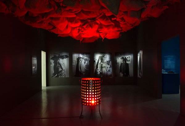 hirshhorn's tweet photo. Reminder: Bewilder Sensation poetry performance at 3pm today! #MarvelousObjects https://t.co/nWFHmMkGGL