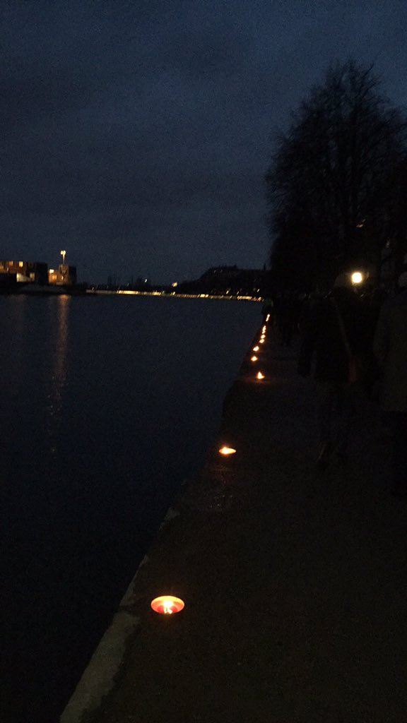 YildizAkdogan's tweet photo. Vi svarede med ord, og gik lysets vej med #danuzan #finnnørgaard i vore tanker #dkpol #vimindes https://t.co/AVatTOmYOH