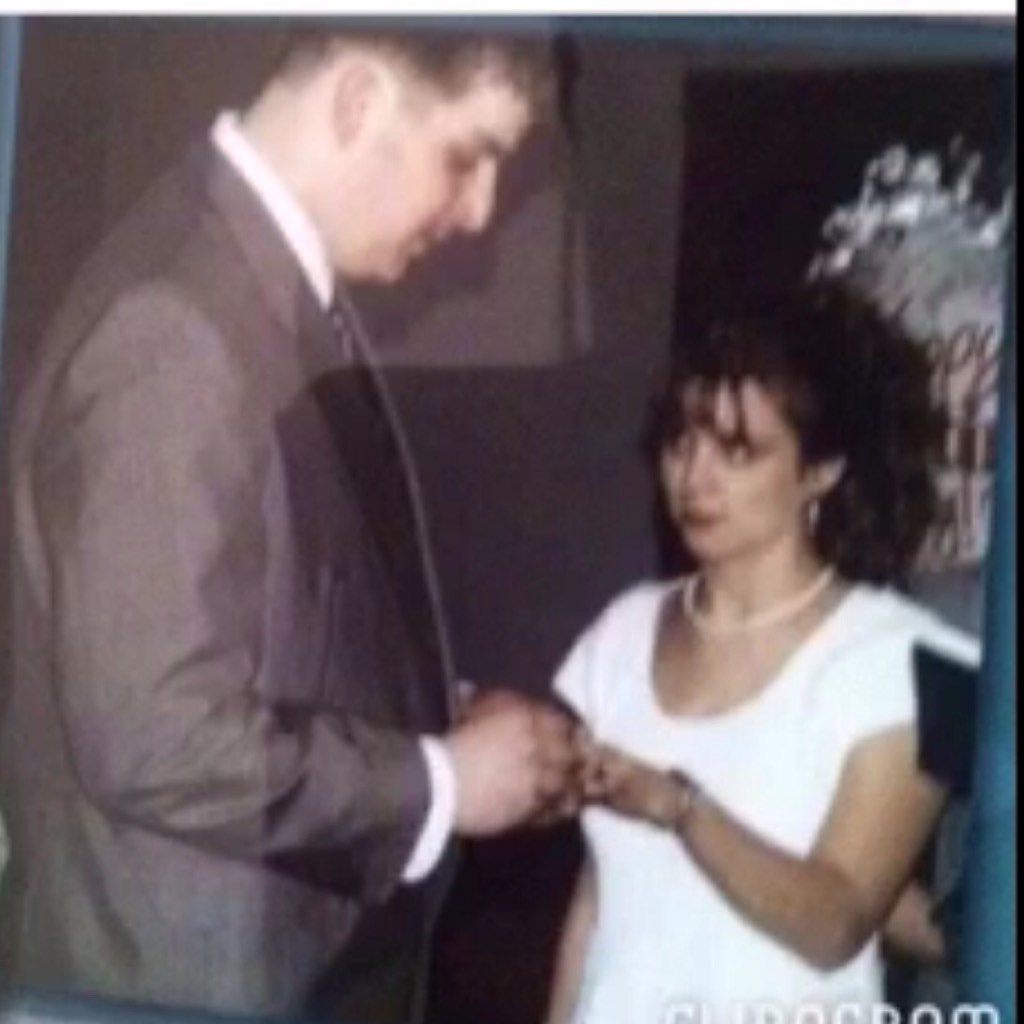 Today is Jon and Jaymie's anniversary In honor of them tell the ppl u love how much u love them u may not have tmw