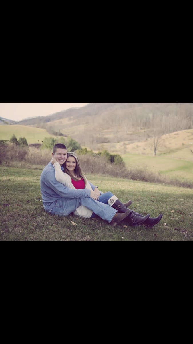 gabby_doud7's tweet photo. Happy Valentine's Day to the love of my life 💘 so excited to marry you @C_Ray7 💍 I love you so much! https://t.co/G8FOW45Zpc