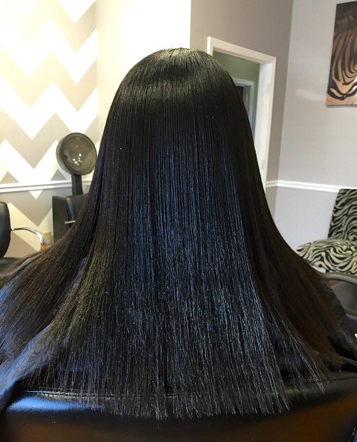 TraShanaPugh's tweet photo. Press #blowoutandpress #cut #wku #bowlinggreenky #canvazsalonandspa 🎨✂️😍 #slayed https://t.co/cx3tD4ei3Y