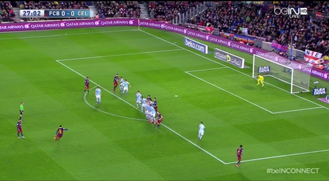 VICESports's tweet photo. Messi’s free kick is enough to leave you speechless. https://t.co/hf5mkyfol2 https://t.co/ymIqqAYRBv