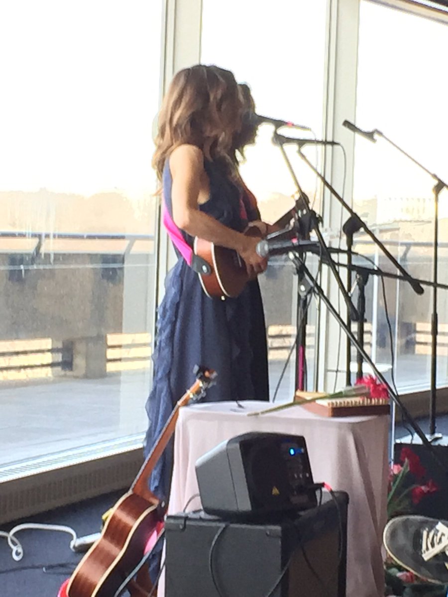 LisaGoldNY's tweet photo. #pinktum perform @hirshhorn #poetryreading #MarvelousObjects https://t.co/m1p66Epuqp