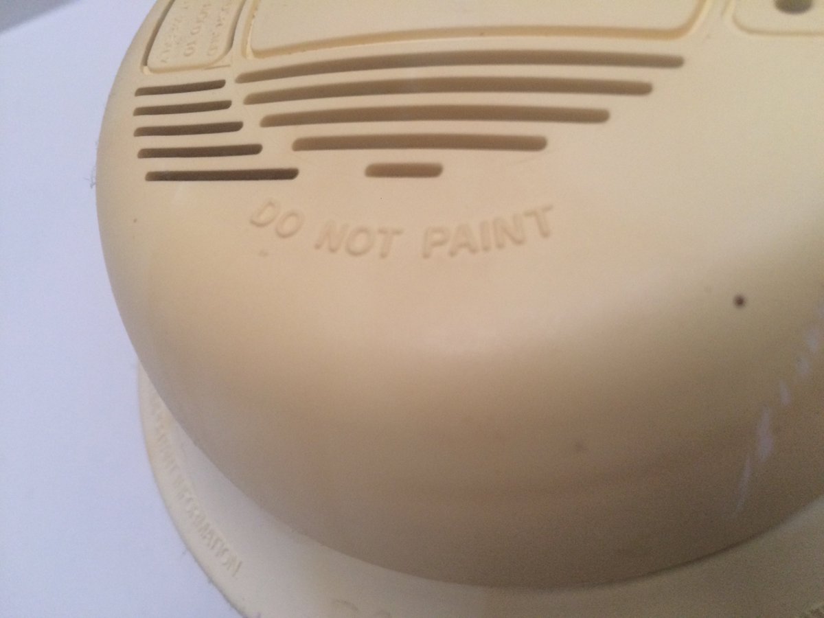 DCpierson's tweet photo. The smoke detector doesn't want me to follow my dream. https://t.co/cyTX3mCUtq