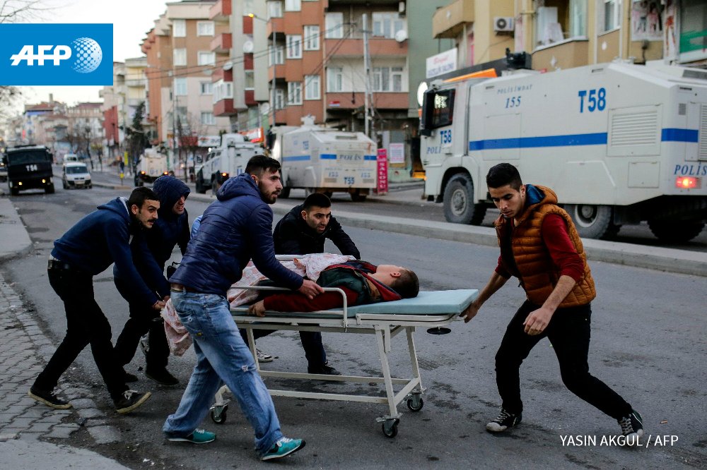 AFP's tweet photo. Police, pro-Kurdish protesters clash in Istanbul https://t.co/1KQC8eqScy https://t.co/BbX6P7ERAx