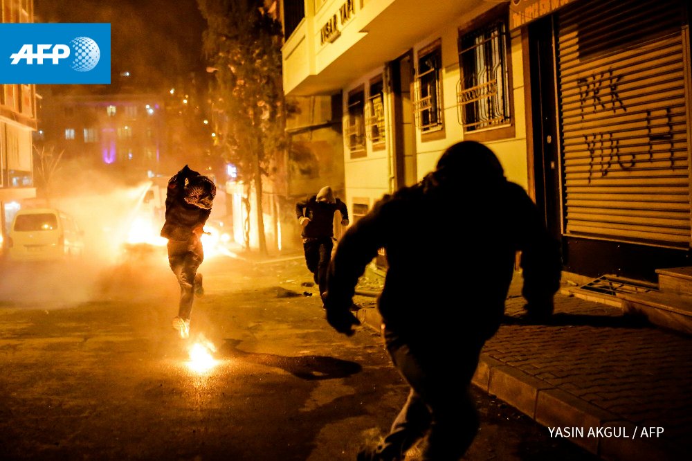 AFP's tweet photo. Police, pro-Kurdish protesters clash in Istanbul https://t.co/1KQC8eqScy https://t.co/BbX6P7ERAx