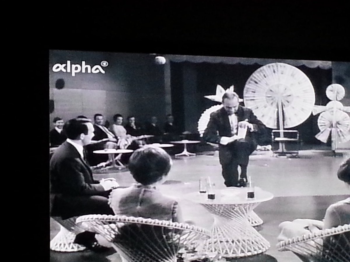 Schauen grade auf #alpha eine herrliche Sendung. Die Leute sagen dauernd "Bitte" und "Danke"! Schön ♡ hat Stil!