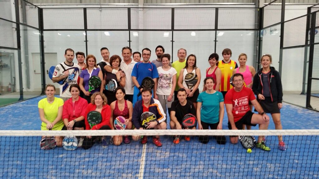 TgnPadelindoor's tweet photo. Hoy por San Valentín nos lo hemos pasado en grande en @TgnPadelindoor y F4L TGN! Americana y calçotada! https://t.co/VeqKITKCez